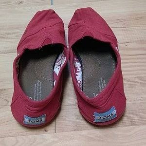 Red TOMS, size 8, lightly used